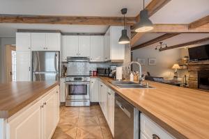 Breathtaking Lake View With Spa Chalet 360