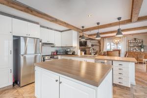 Breathtaking Lake View With Spa Chalet 360