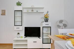 Apartments with parking space Vir - 22134