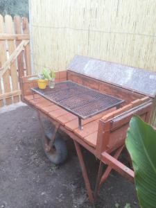 CASITA PINTORESCA EN LAS SIERRAS Y LAGO