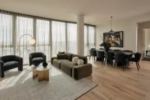 Shadow Play by Peppers - ملبورن