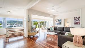 'Classic Cottage on the Bay' by HolidayCo