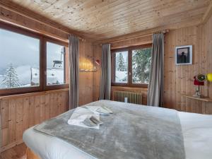 Mazot confortable dans les sapins, skis aux pieds à Courchevel - FR-1-564-97