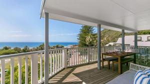 Salty Air Beachside Cottage by HolidayCo