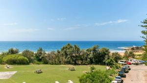 Salty Air Beachside Cottage by HolidayCo