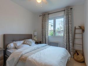 Maisons de vacances Maison Moderne 3* avec Jardin et Clim a Biscarrosse Bourg - Pres des Pistes Cyclables et Plages - FR-1-319-533 : photos des chambres