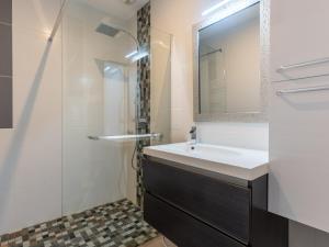 Maisons de vacances Maison Moderne 3* avec Jardin et Clim a Biscarrosse Bourg - Pres des Pistes Cyclables et Plages - FR-1-319-533 : photos des chambres