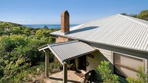 Charming Cottage Retreat by HolidayCo