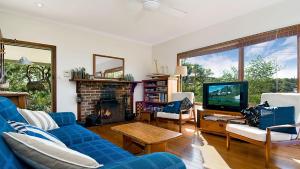 Charming Cottage Retreat by HolidayCo
