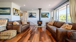 Spacious Family Retreat by HolidayCo