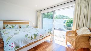 Spacious Family Retreat by HolidayCo