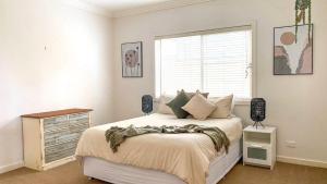 Gone Coastal by HolidayCo