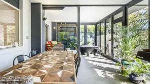 Sunnyside House - Ocean Views - Hardys Bay