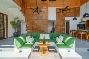 KClub Greenfields - Contemporary 3BR Townhouse in Berawa