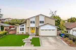 Beautiful Huge Home with a pool close to Napa & SF - مارتينيز