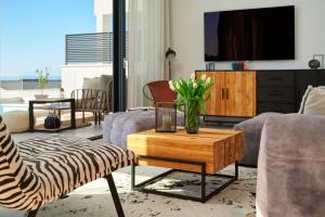 Villa Askana, 3 Bedrooms, 4 Baths, Infinity Pool, Whirlpool, Sea view, Outdoor kitchen