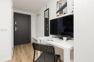 Comfortable Underground Studio Apartment Batorego by Renters