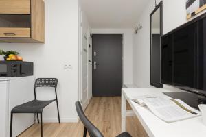 Comfortable Underground Studio Apartment Batorego by Renters