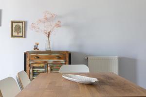 Stratum Apartment by LobbySquare