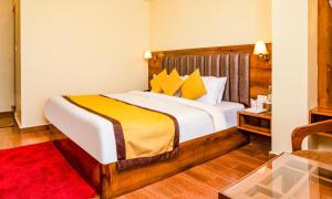 Hotel Raj Ville - Darjeeling Hotel Near Mall Road