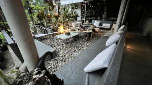 Kingking and Gonggong’s Boardinghouse