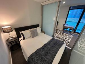 Lonsdale Street 1Br Apartment