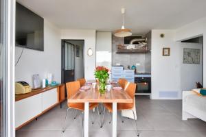 Appart pour 4 dans domaine avec piscine