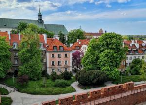 Atmospheric Apartment next to Warsaw Old Town Square by Renters