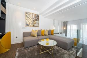 Petit Palace Suites Hotel