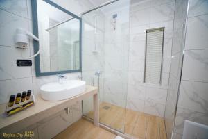 Double Room with Balcony room in Hotel Regina City