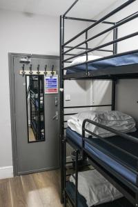 Triple Room with Shared Bathroom room in London Waterloo Hostel