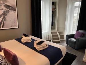 Hotels Le Grand Hotel Mont Dore : Suite - Vue sur Montagne