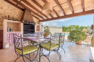 Finca Ses Oliveres by Mallorca House Rent
