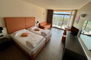 Design Twin Room room in Majestic Palace