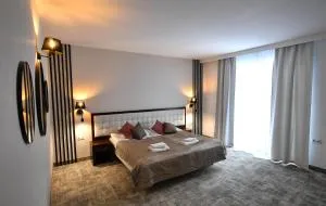 福克斯会议中心酒店 - Dąbrowica