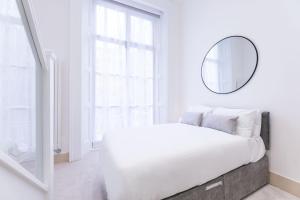 STUDIO BY HYDE PARK