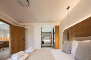 Marvelous new luxury villa with heated pool!