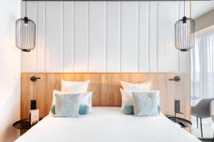 Hotels GOLDEN TULIP LYON OUEST TECHLID Hotel & Spa : Chambre Lit King-Size Deluxe - 1 Heure d’Accès au Spa