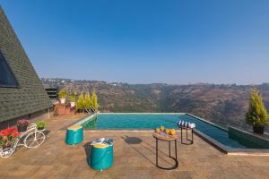 SaffronStays A Vantage, Panchgani - A Pyramid Shaped Unique Luxury Villa With Infinity Valley Views