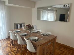 Llanes Suite VUT-6201-AS