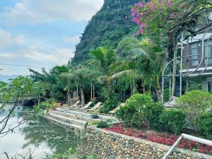 Phòng Giường Đôi Nhìn Ra Núi (Double Room with Mountain View)