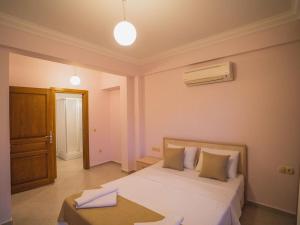 Fethiye Ölüdenizde Geniş Bahçe Özel Havuzlu Villa Royal 11