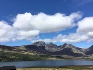 Skye Mountain Cottage- Spectacular views - Torrin