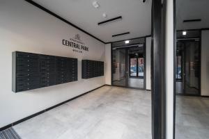 Central Park Red Apartment by BookingHost