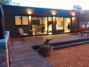 Luxury cabin in the Swellendam valley, W.C. - Rietvlei Number 1