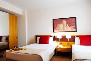 Superior Twin Room room in Plaza Caserta