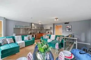 2 bedroom duplex with wifi secure parking sleeps 8 - 伊斯特伍德