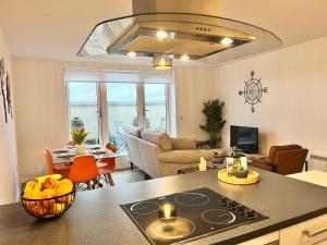 Spacious, step free family flat with secure parking