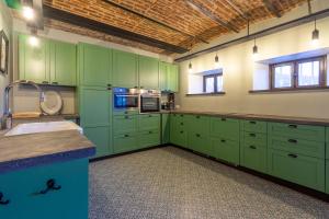 Château Constance, 19 personnes