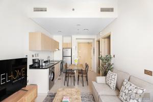 WelHome - Breathtaking View 1BR Apt in Damac Hills 2